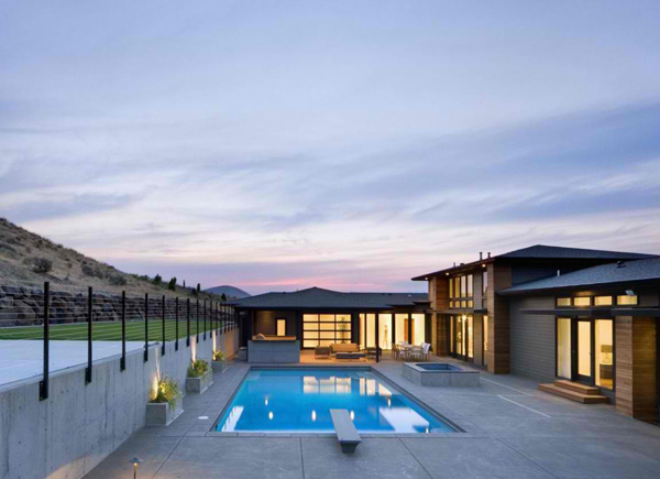 Badger Mountain House Simple Rectangle Pool