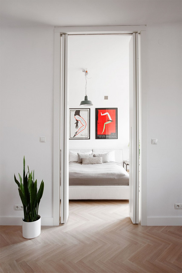 Ethnic Inspired Interior of a Minimalist Apartment in ...