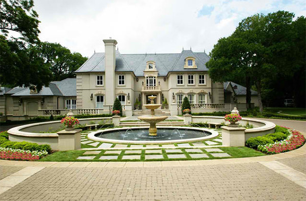 round central fountain