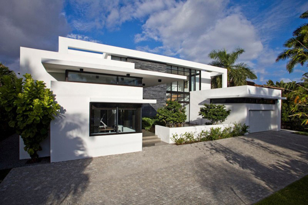 Franco Residence A Modern Home In The Tropics Of Golden Beach