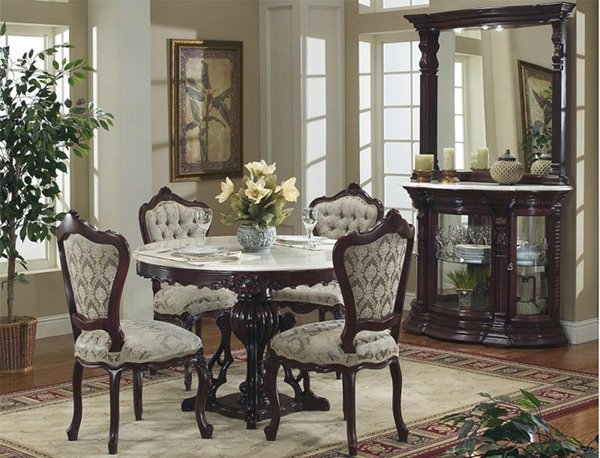 D752 Dining Set