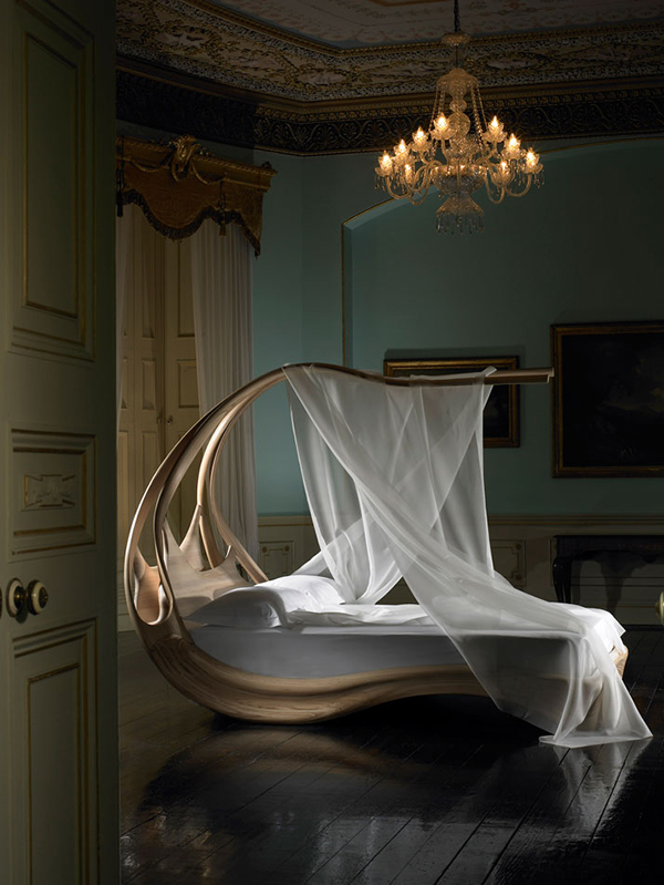 Sensual And Curvaceous Enignum Canopy Bed By Joseph Walsh Home Design Lover 