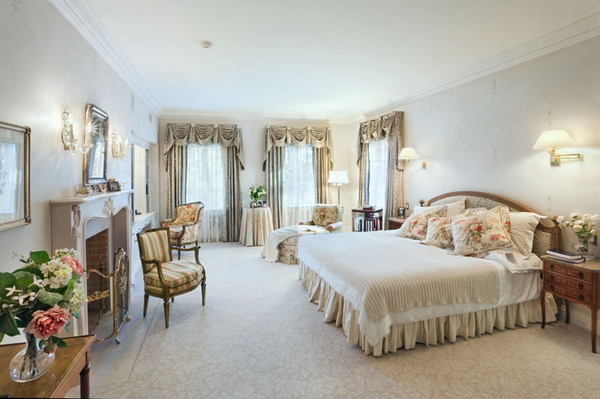 20 Glorious Old Mansion Bedrooms | Home Design Lover