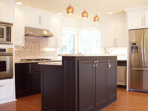 two-toned cabinets