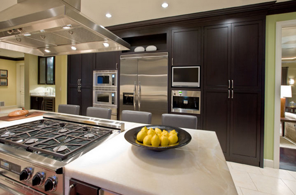 Dark kitchen Cabinets