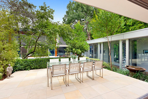 outdoor dining space