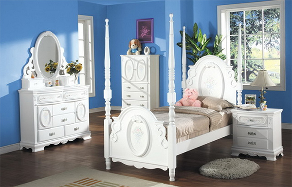 4 PC Post Bedroom Set