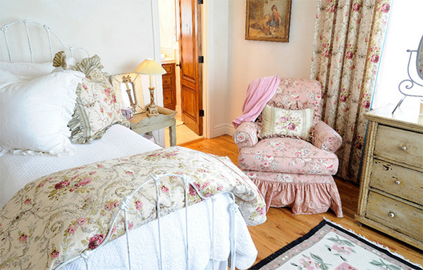 floral prints bedroom