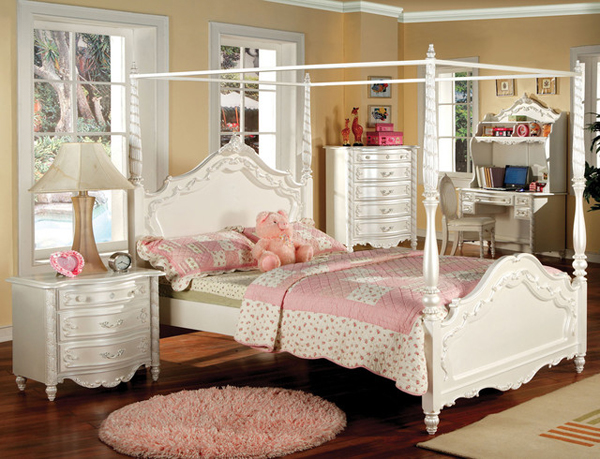 female canopy bed