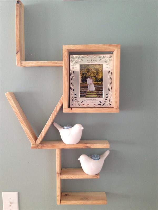 DIY Pallet Love Wall Shelf