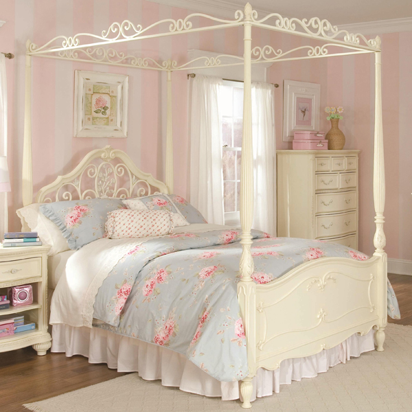 20 Queen Size Canopy Bedroom Sets | Home Design Lover