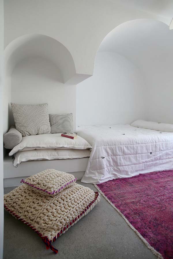 Greece-inspired bedroom