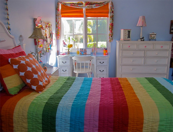 Tween Girl's Bedroom