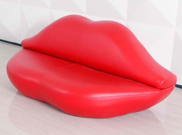 lips sofa