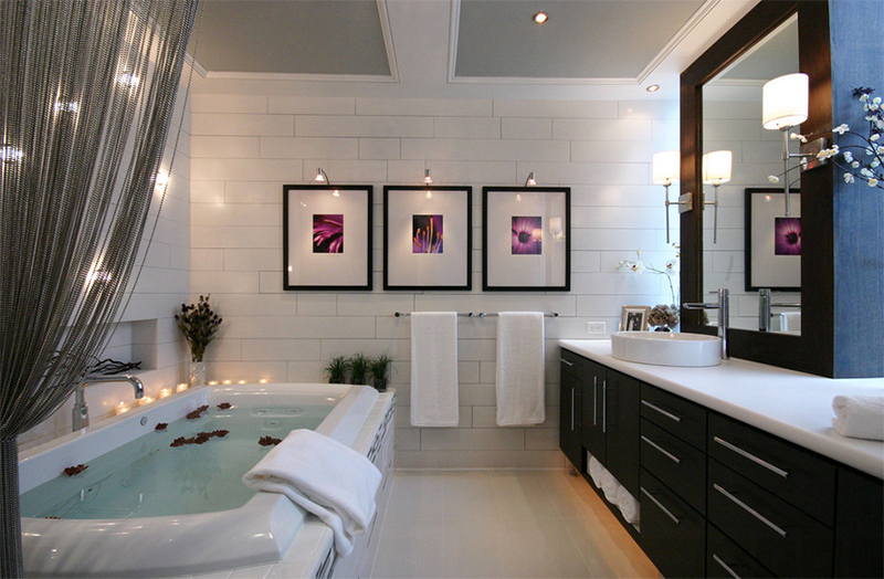 MODERN LUXE BATHROOM