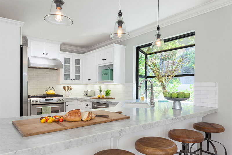 20 Shiny Glass Pendant Lights Giving Aesthetic Glow In The Kitchen