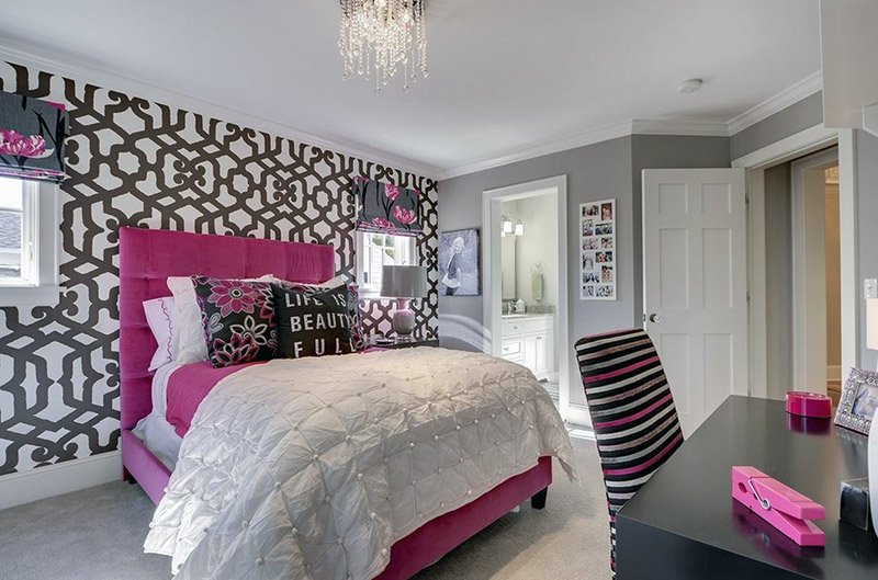 Pink bedding, pink walls, pink curtains and pink chandelier. Girls Pink Bedroom Designs : 20 Elegant and Tranquil Pink and Gray Bedroom Designs ...