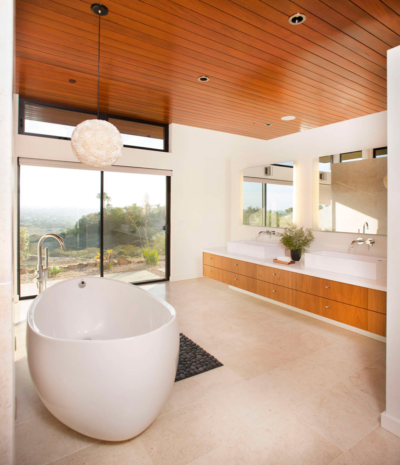 California House bathroom