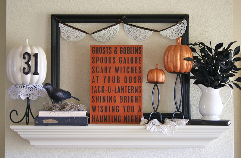 A Spooktacular Mantel