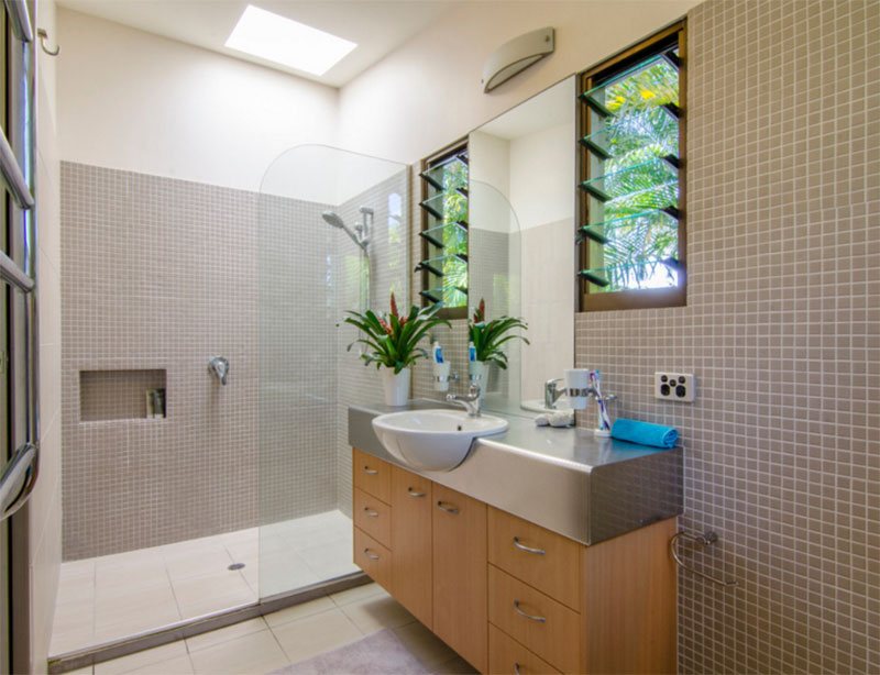 25 Inviting Tropical Bathroom Design Ideas Home Design Lover