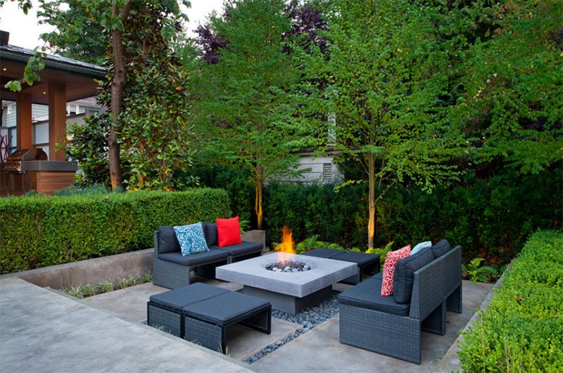 outdoor concrete fire pit