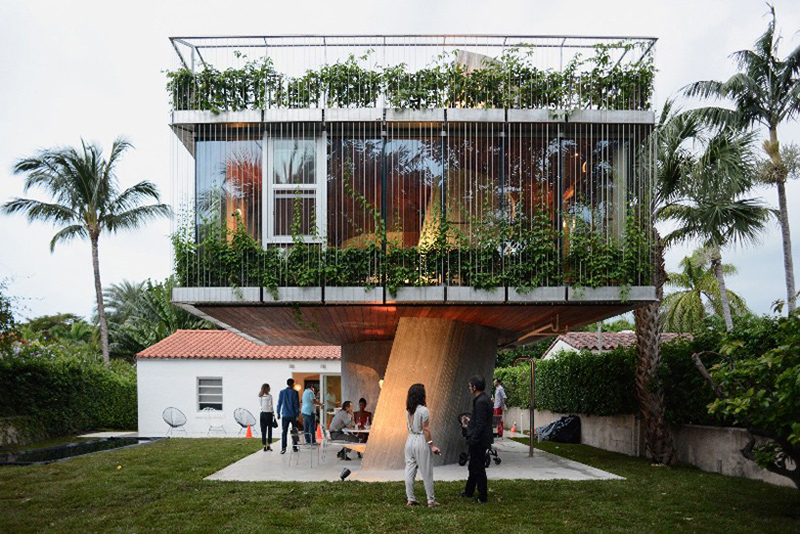 Impressive Sun Path House in Miami Beach