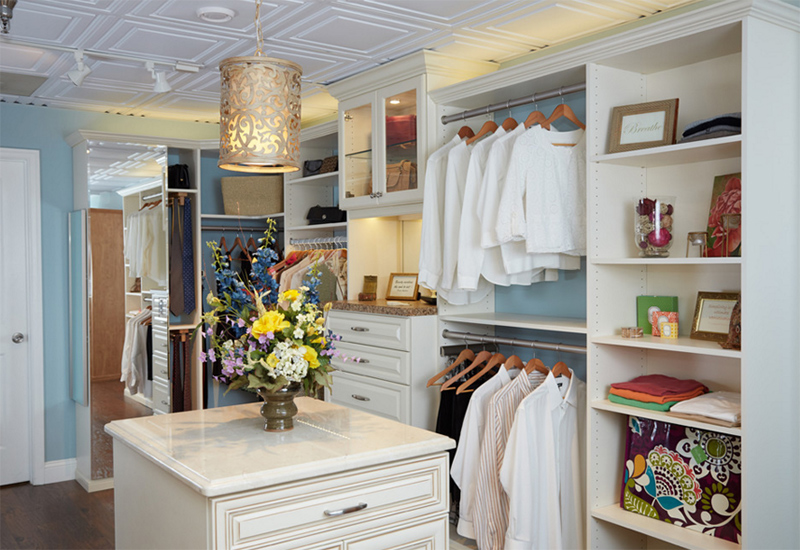 49 Pretty Feminine Walk-In Closet Design Ideas - DigsDigs