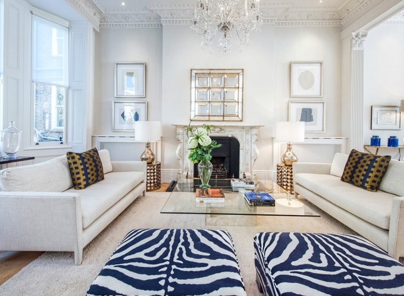 20 Appealing Living Rooms with Gold and Navy Accents ...