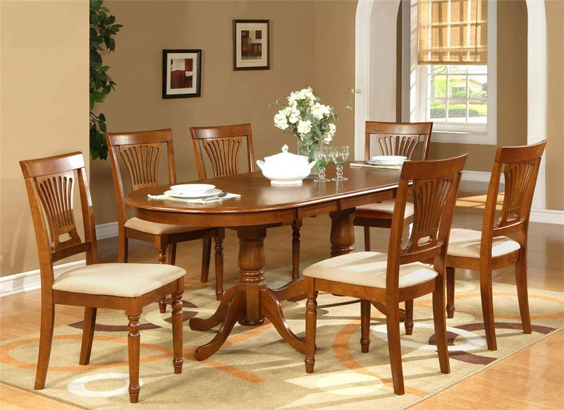 Decorating A Large Oval Dining Room Table