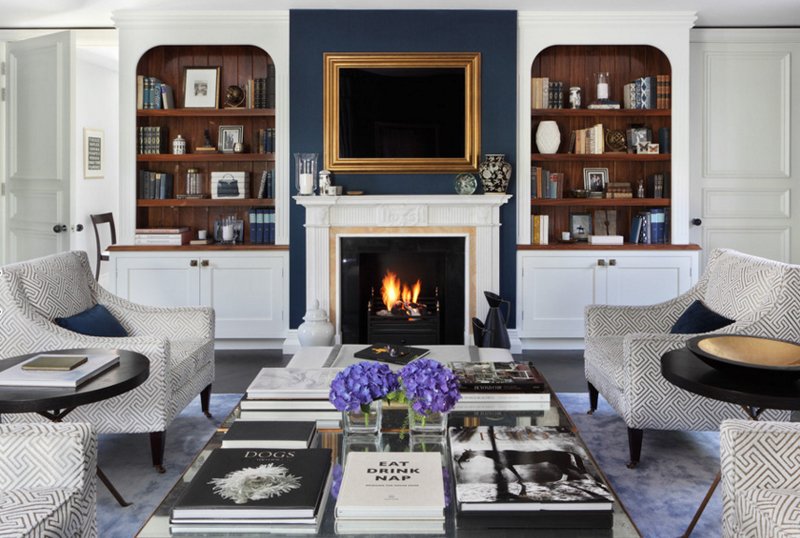 20 Appealing Living Rooms with Gold and Navy Accents | Home Design Lover