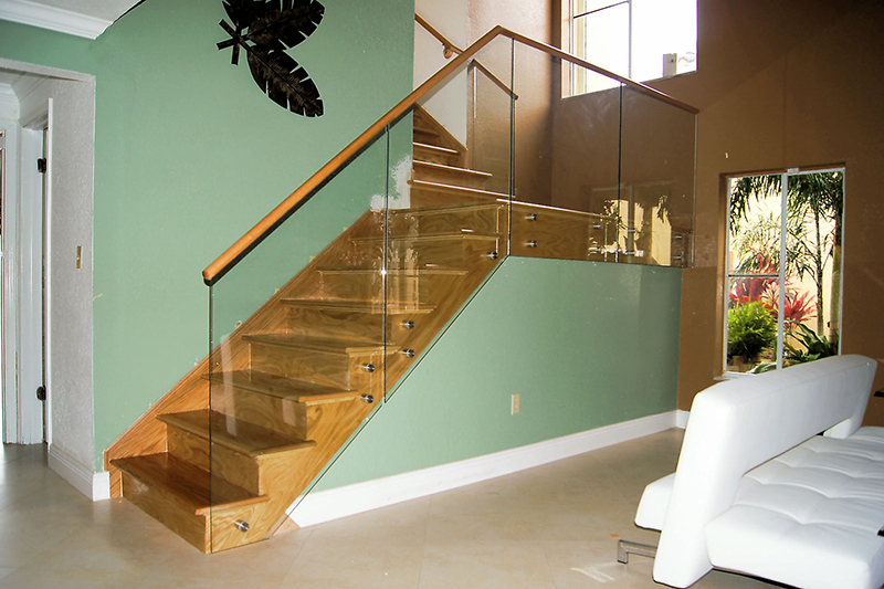 22 Sleek Glass Railings for the Stairs | Home Design Lover