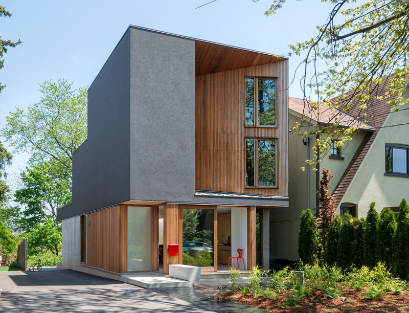 A Modern  Home  With Bright Interiors in Toronto  Canada 