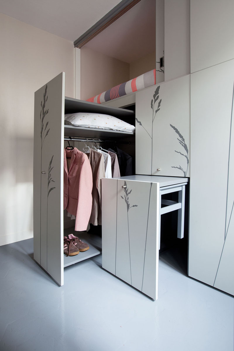 KITOKO Studio Apartment closet table