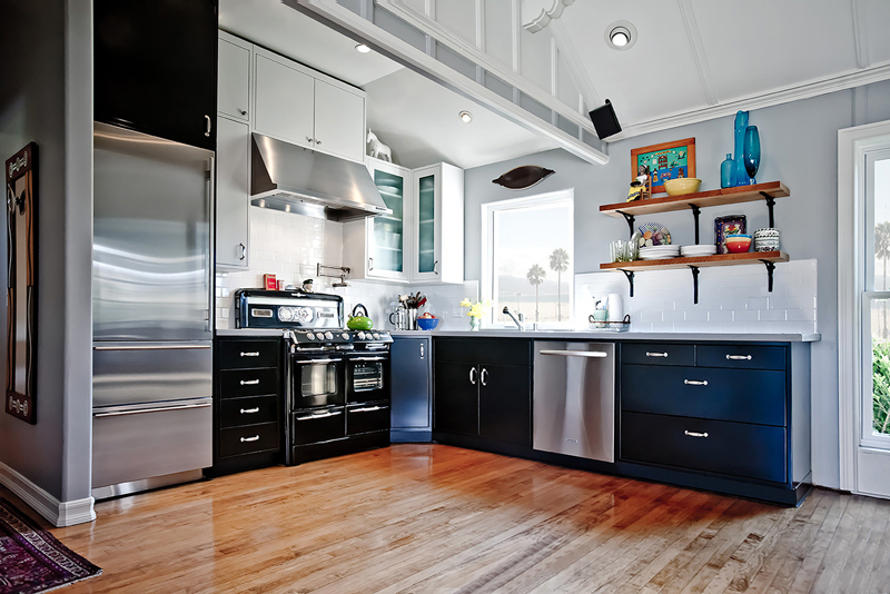 21 Neat Black and White L-Shaped Kitchens | Home Design Lover