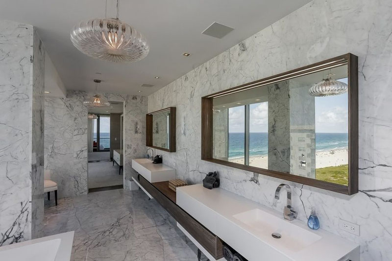 321 Ocean Penthouse open bathroom