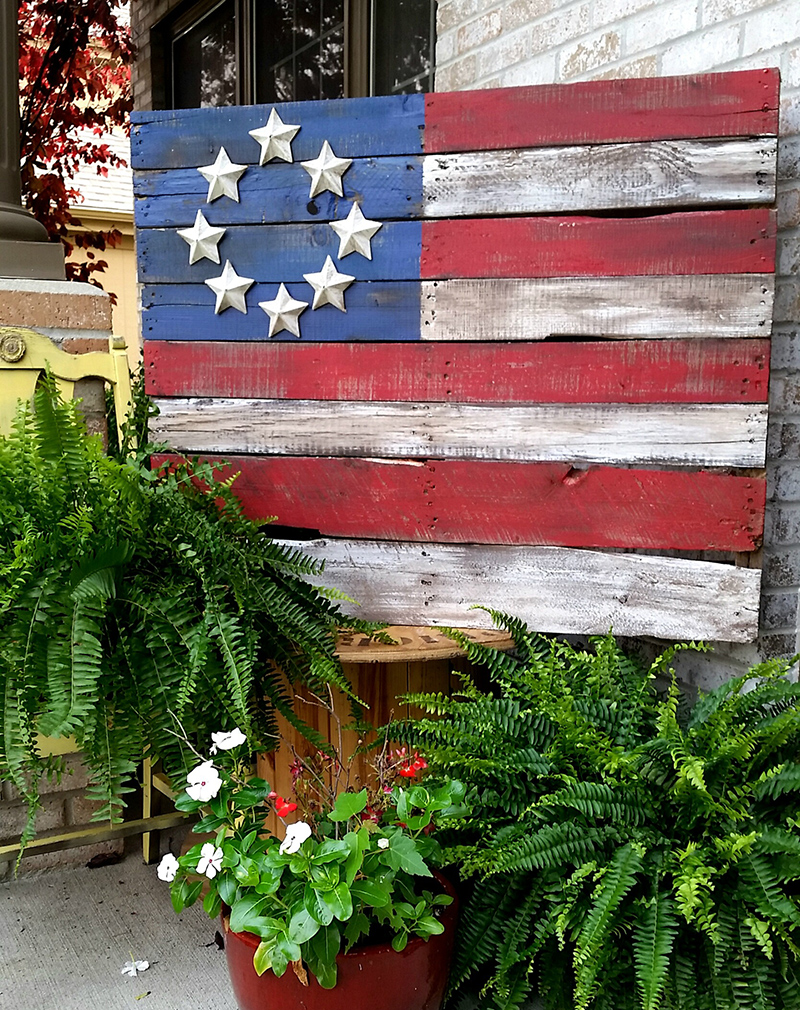 Patriotic pallet flags