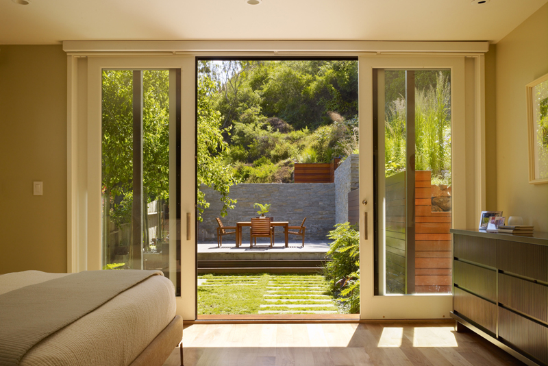 22 Gorgeous Bedrooms with Glass Sliding Doors | Home ...