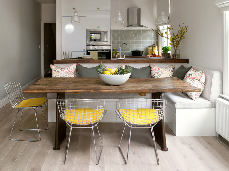 wire table and chairs