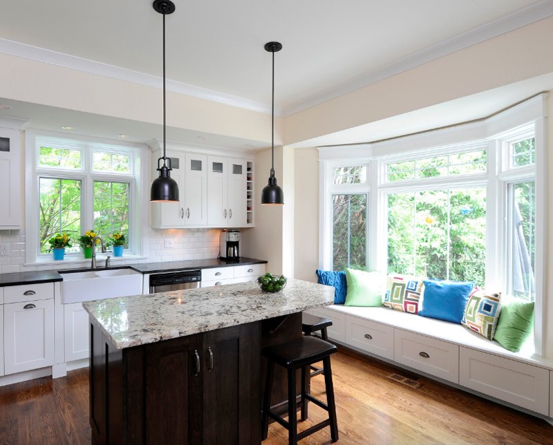 20 Charming Kitchen Spaces with Bay Windows | Home Design ...