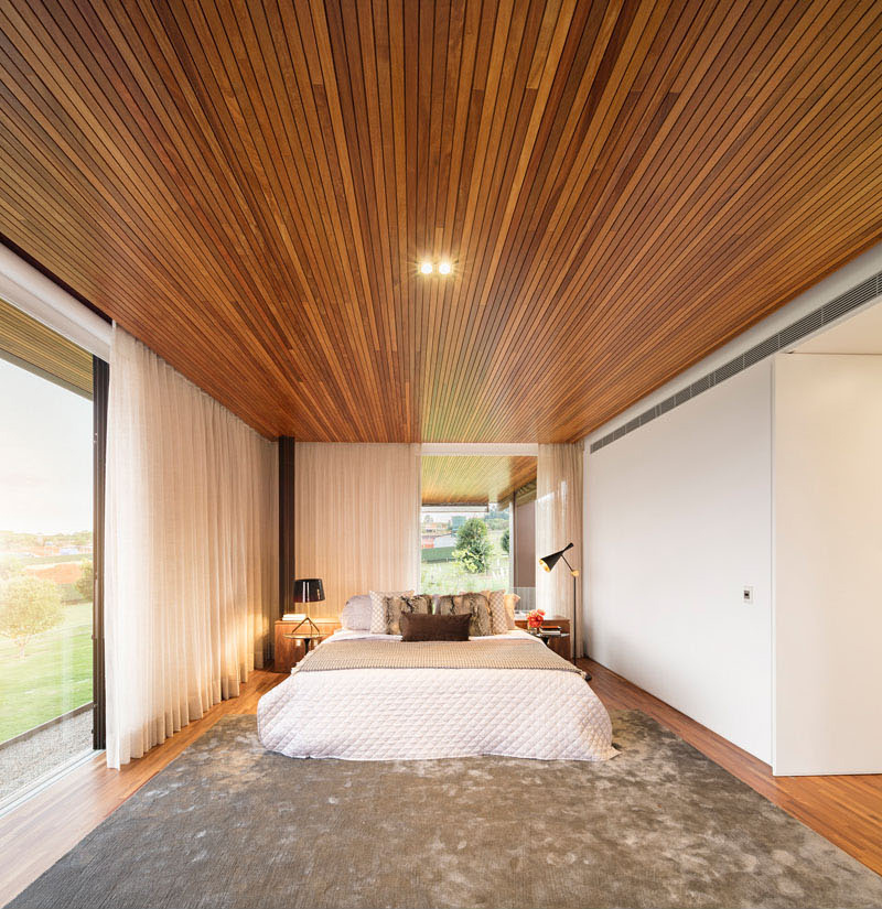 Fazenda Boa Vista master bedroom