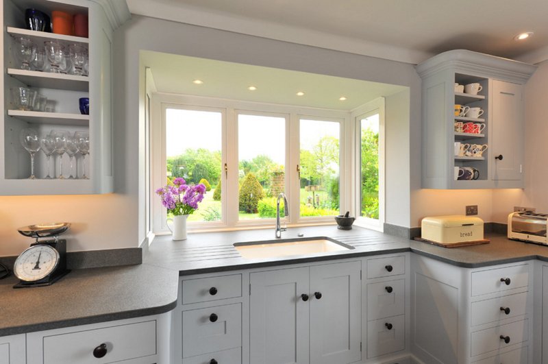 20 Charming Kitchen Spaces With Bay Windows Home Design Lover