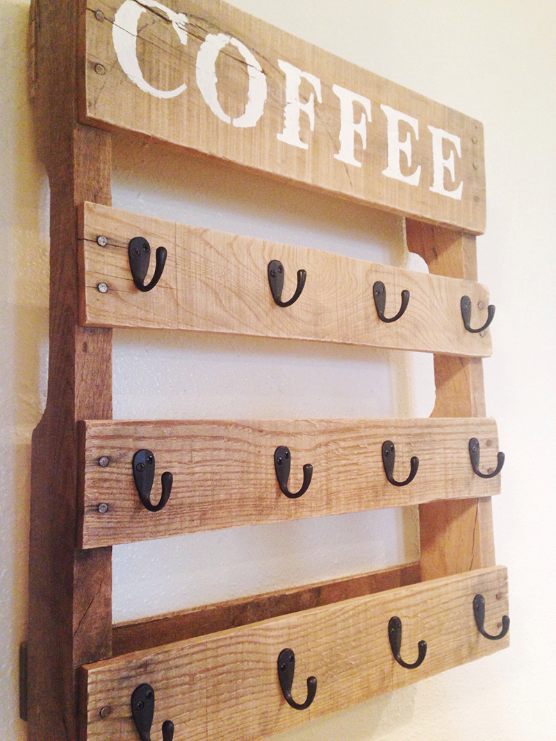 DIY Pallet Coffee Cup Holder