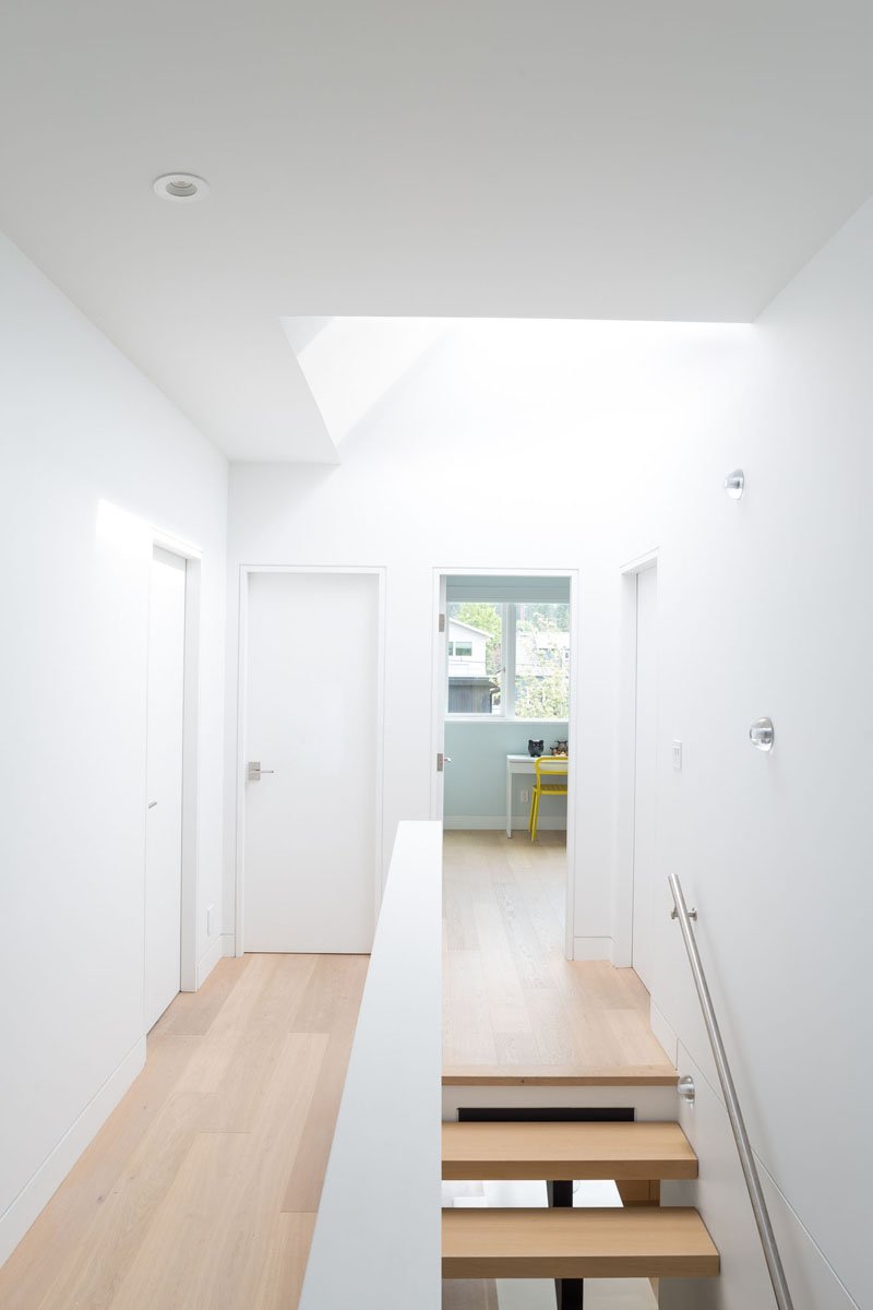 Mid-Block Contemporary House oak flooring