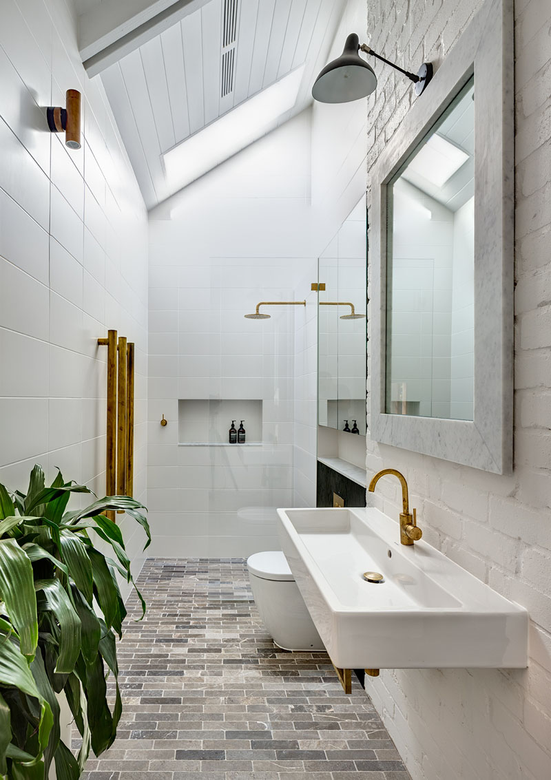 Barn House bathroom