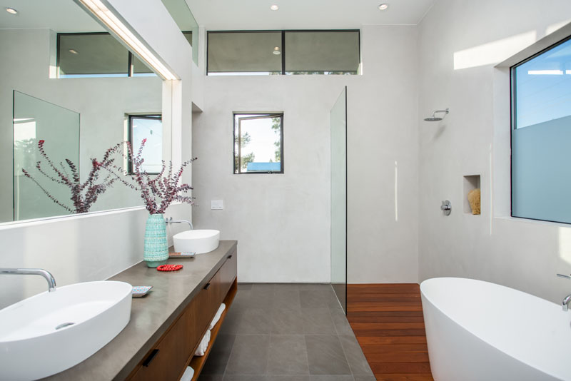 Palms Residence ensuite bathroom