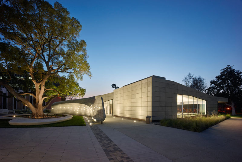 Concrete wall seating