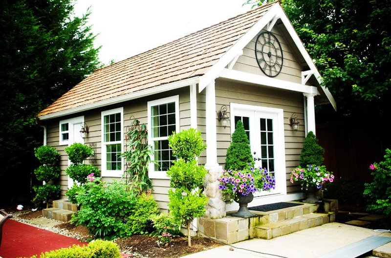 20 Whimsical Traditional Garden Sheds For A Fairy Tale 