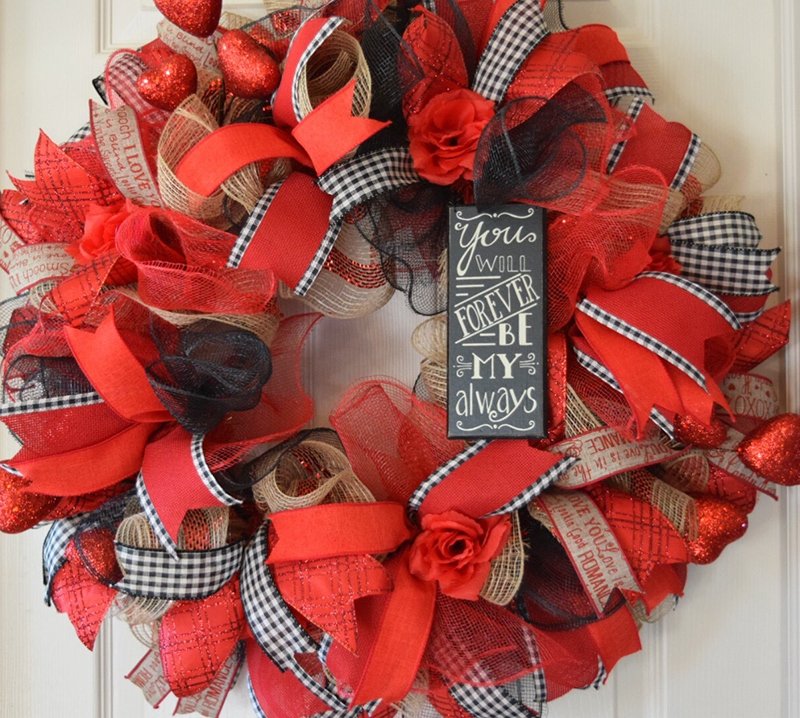 Red Black Jute Ruffle Valentine Wreath