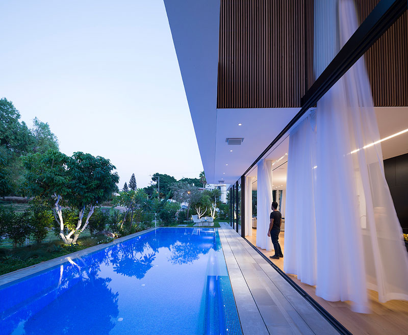 House 2 Rishon pool