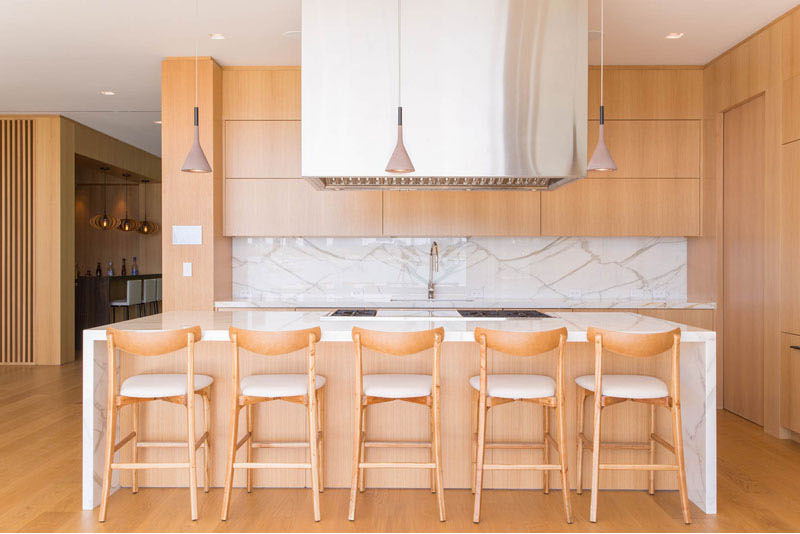 Hibiscus wood and white kitchen